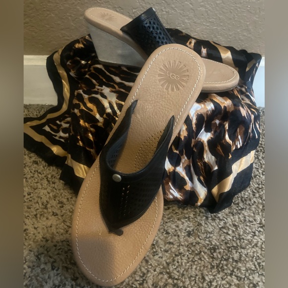 UGG SOLENA - Picture 2 of 16